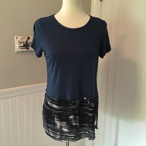 3/$15 SALE Simply Vera Mixed Material Top